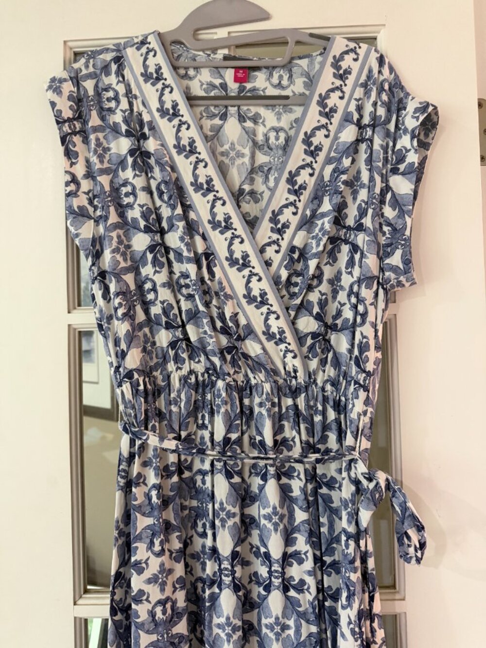 Vince Camuto short sleeve faux wrap blue floral maxi dress size Medium - Picture 4 of 7